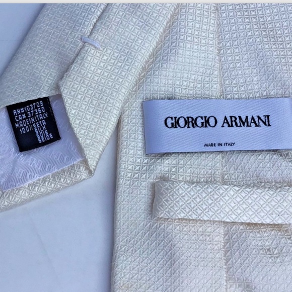 Giorgio Armani classy cream colour all Silk Tie.Made in Italy 🇮🇹 - Picture 1 of 5